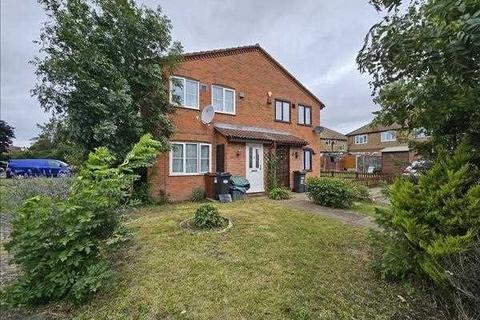 10 Bishops Drive, Feltham, TW14 8LT