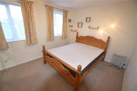 10 Bishops Drive, Feltham, TW14 8LT