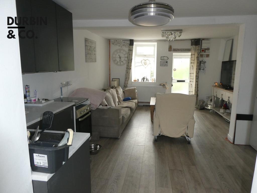 Open plan lounge/kitchen