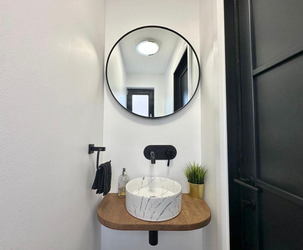 Guest Cloakroom/WC