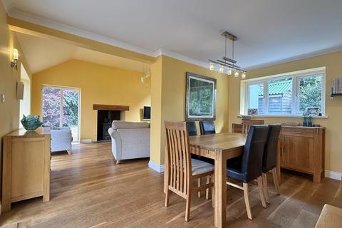 4 bedroom detached bungalow for sale, Orchard Close, Higher Sandygate, Kingsteignton, Newton Abbot