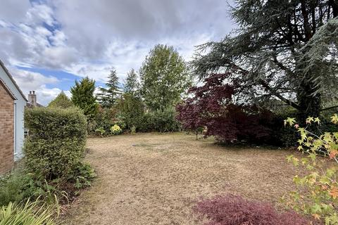 4 bedroom detached bungalow for sale, Orchard Close, Higher Sandygate, Kingsteignton, Newton Abbot