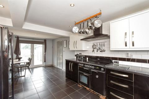 Marden Avenue, Chichester PO19