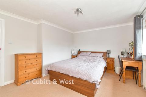 4 bedroom detached house for sale, Marden Avenue, Chichester PO19