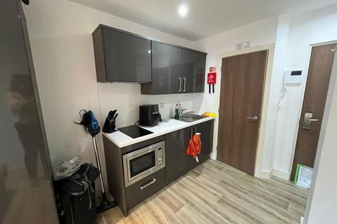 Studio to rent, Andromeda House, Southampton