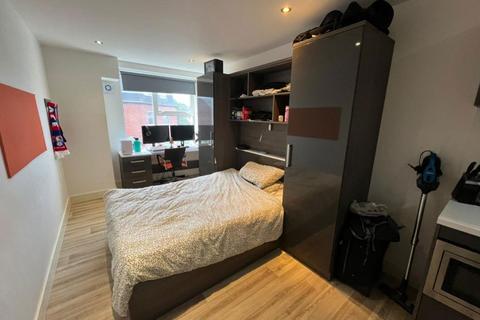 Studio to rent, Andromeda House, Southampton
