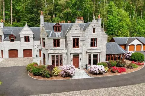 9 bedroom detached house for sale