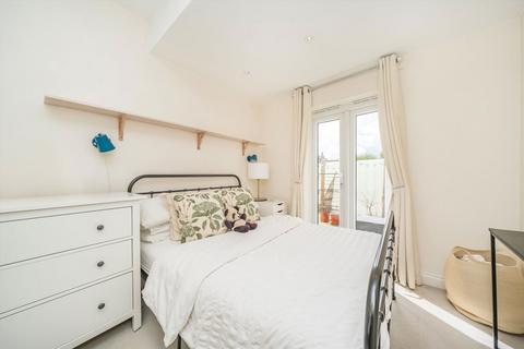 1 bedroom flat for sale, Garratt Lane, London SW17