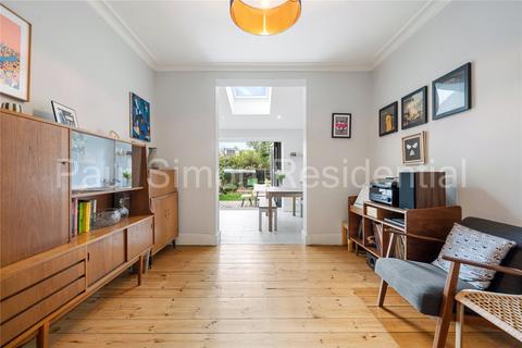 27 Sandringham Road, London, N22 6RB
