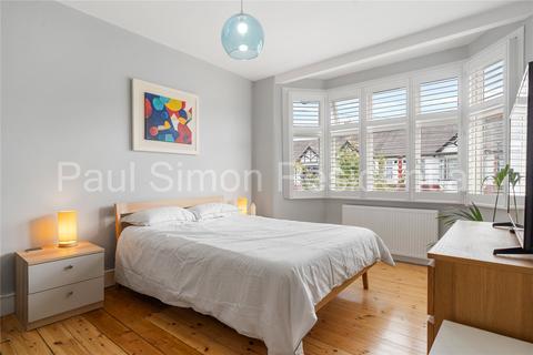 27 Sandringham Road, London, N22 6RB