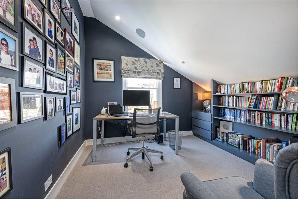 Bedroom/Study