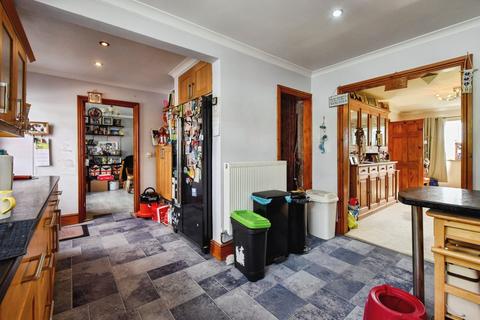4 bedroom detached house for sale, Mountain Road, Ammanford SA18