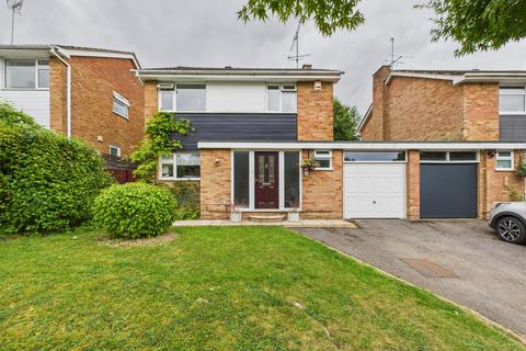 4 bedroom link detached house for sale, Greenridge, Penn