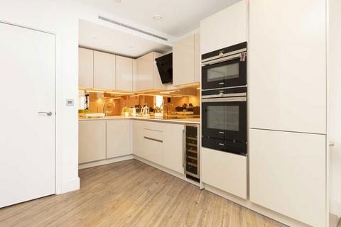 3 bedroom flat to rent, New Drum Street, London E1
