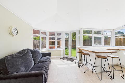 12 Grenville Way, Thame, OX9 3YW