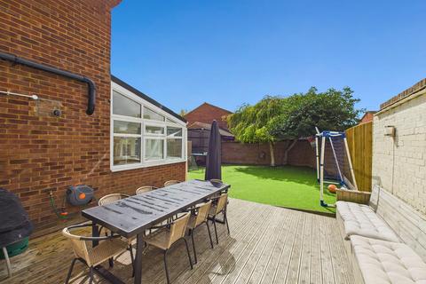 12 Grenville Way, Thame, OX9 3YW