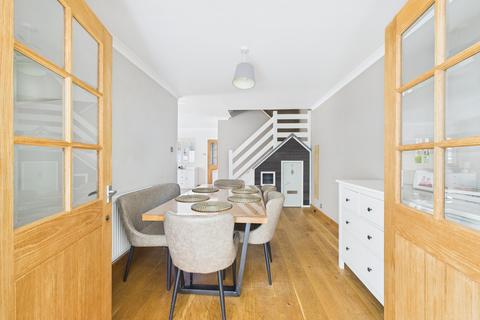 12 Grenville Way, Thame, OX9 3YW