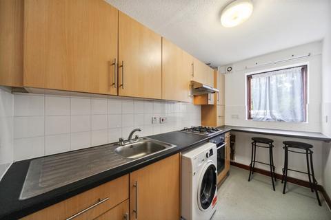 2 bedroom flat for sale, Beardsley Way, London W3