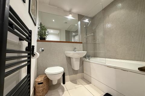 2 bedroom flat for sale, Burton Place, Manchester