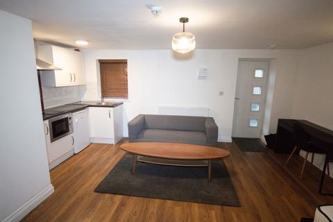 1 bedroom terraced house to rent, Chapel Hill, Huddersfield, HD1 3EB