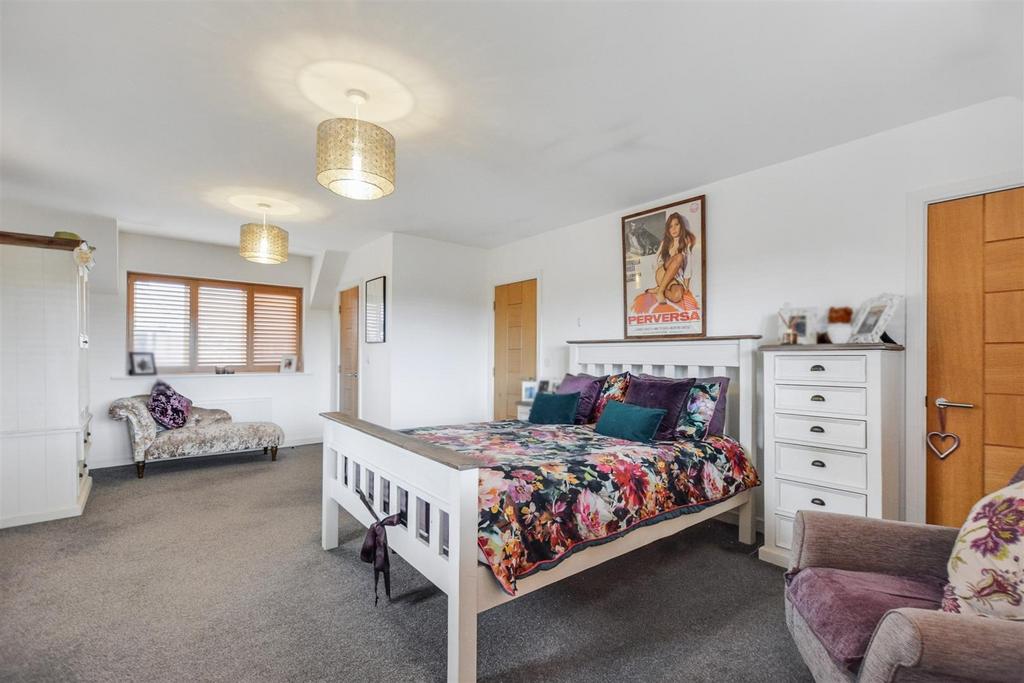 Bedroom 1 3.jpeg