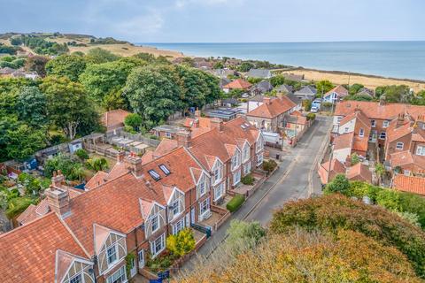 Overstrand’s Sandy Shores and Village Amenities are all Within Walking Distance of this Inviting Property