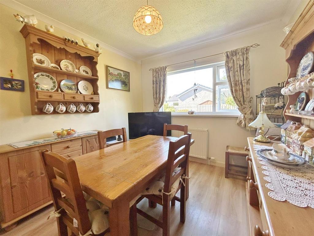 Dining room / Bedroom 3