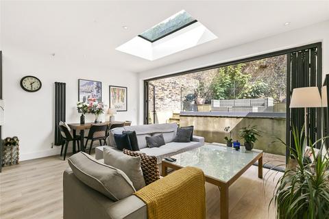 33a Ilminster Gardens, London, SW11 1PJ