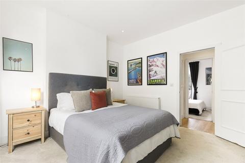 33a Ilminster Gardens, London, SW11 1PJ