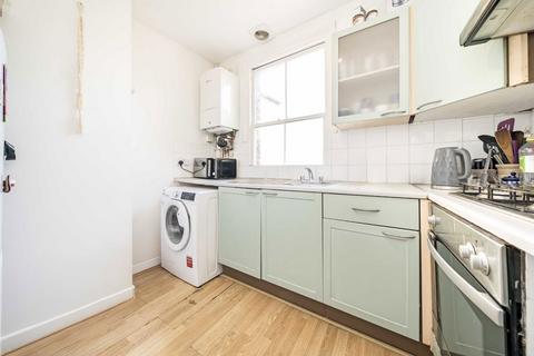 3 bedroom flat for sale, Dalyell Road, London SW9
