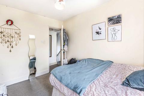 3 bedroom flat for sale, Dalyell Road, London SW9