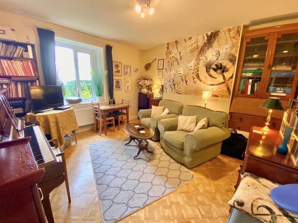 Annexe Living Room.jpg