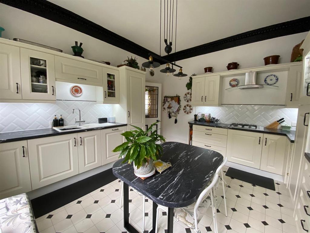 Kitchen Breakfast Room.jpg