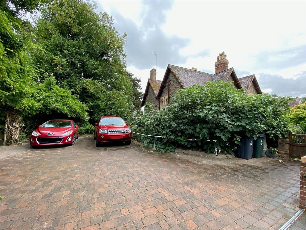 Driveway Parking.jpg