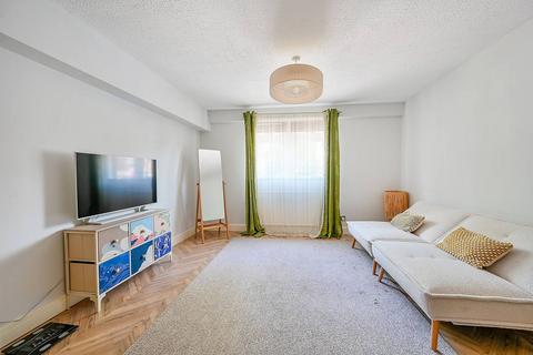 undefined, Lower Boston Road, Boston Manor, London, W7