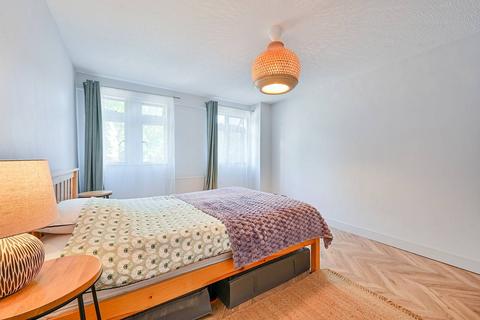 undefined, Lower Boston Road, Boston Manor, London, W7