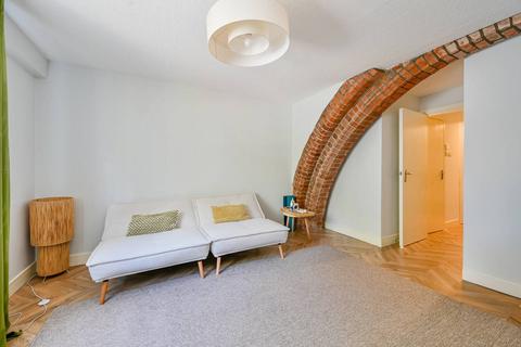 undefined, Lower Boston Road, Boston Manor, London, W7