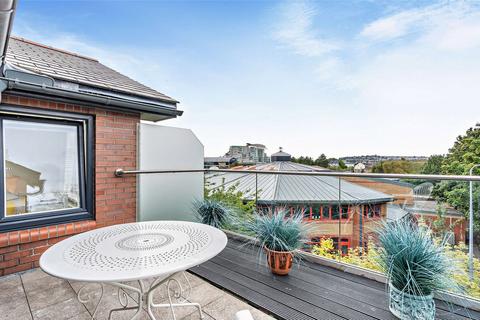 Royal Stuart Lane, Cardiff, CF10