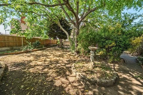 undefined, London Road, Mitcham CR4