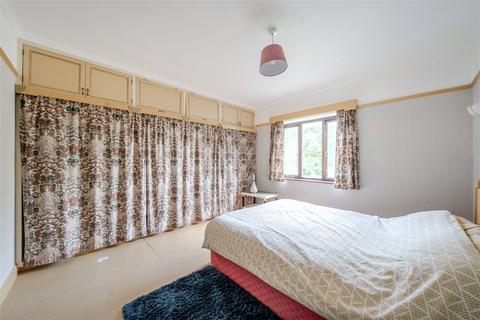 undefined, London Road, Mitcham CR4