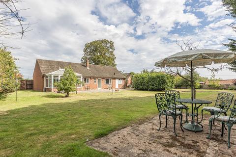 undefined, Chain Free in Etling Green