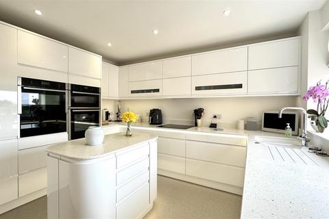 4 bedroom penthouse for sale, 48 Western Road, Branksome Park