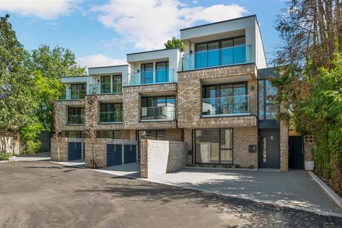 Orchard Grove, West Wimbledon, SW20