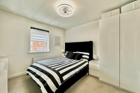 2 bedroom coach house for sale, Gaius Croft, Fairfields, Milton Keynes, MK11