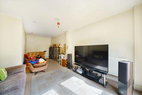 2 bedroom flat for sale, Drinkwater Road, Harrow HA2