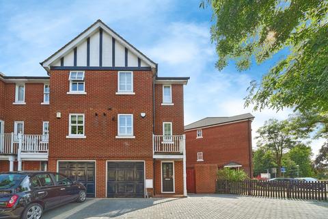 16 Lytchet Road, Bromley, BR1 4DU