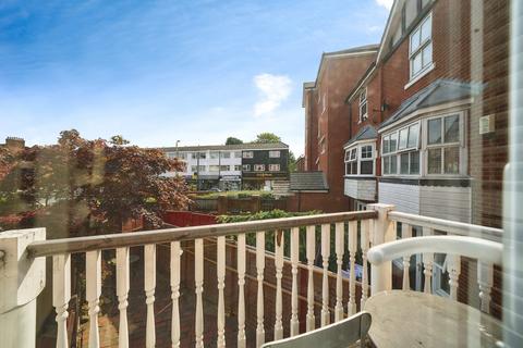 16 Lytchet Road, Bromley, BR1 4DU