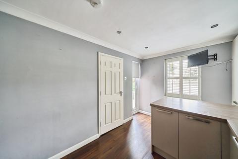 16 Lytchet Road, Bromley, BR1 4DU
