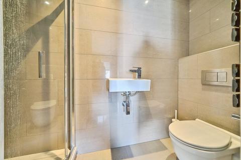 16 Lytchet Road, Bromley, BR1 4DU