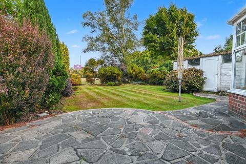 3 bedroom detached bungalow for sale, Victoria Avenue, Southend-On-Sea SS2